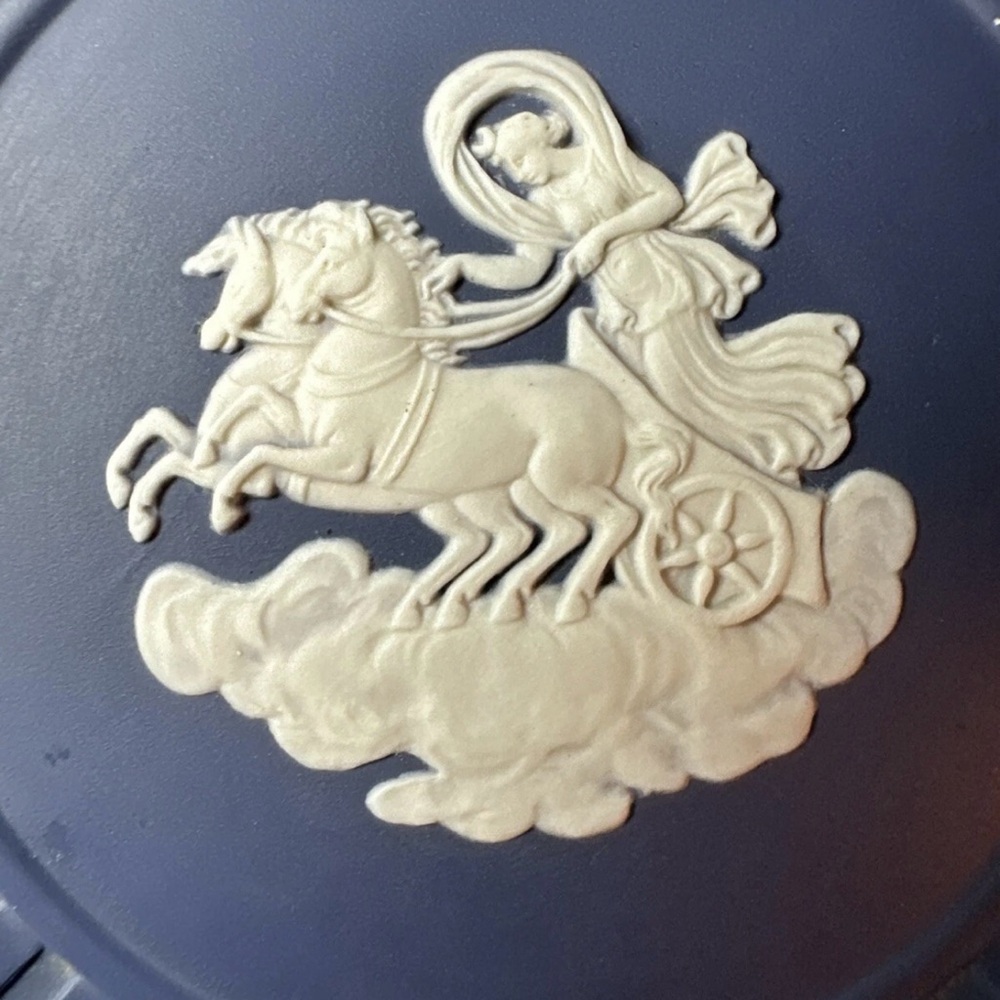 wedgwood jasper dark blue Small Dish "Muses and Pegasus" rare piece - Picture 2 of 4
